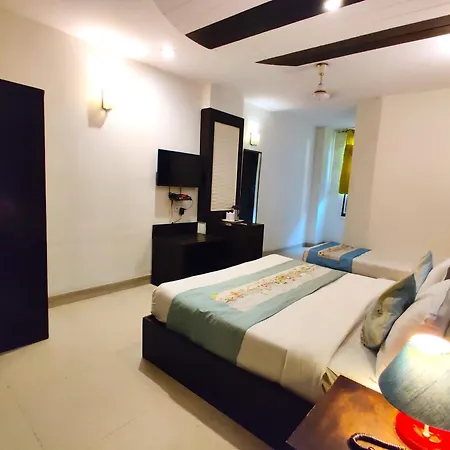 Uni-Star Hotel